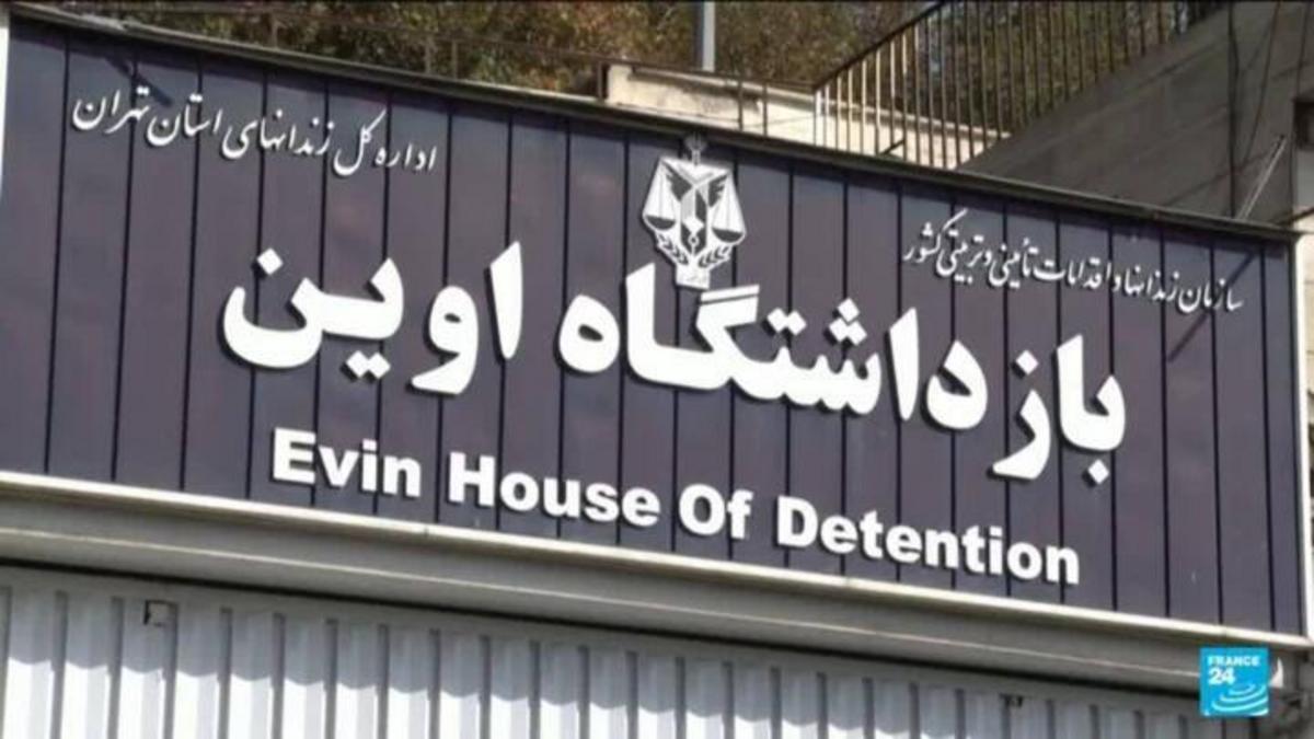 Israel nhắm mục tiêu vào nhà tù Tehran khi Iran bắn tên lửa.